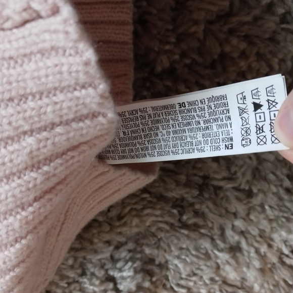 H&M pink women's beanie - Picture 2 of 3